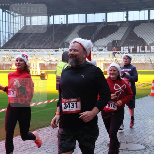 07.12.2025 - St. Pauli X-Mass-Run No. 15 Luisa Fischer http://msf.ph/oto/9387358 07.12.2025 10:22:38 Ziel 2817, 15, 3431, 5, 2818, 1371, 1488, 1636, 2184, 2817, 2818, 2819, 2944, 2945, 3431, 3736, 3999, 4000, 4321, 4322, 4323, 4415, 4771, 4774, 4781 meine-sportfotos.de