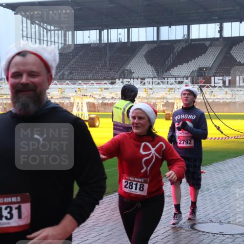 07.12.2025 - St. Pauli X-Mass-Run No. 15 Luisa Fischer http://msf.ph/oto/9387388 07.12.2025 10:22:38 Ziel 5, 3431, 2792, 15, 2818, 1371, 1488, 1636, 2184, 2817, 2818, 2819, 2944, 2945, 3431, 3736, 3999, 4000, 4321, 4322, 4323, 4415, 4771, 4774, 4781 meine-sportfotos.de