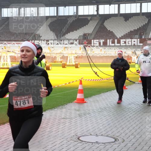07.12.2025 - St. Pauli X-Mass-Run No. 15 Luisa Fischer http://msf.ph/oto/9387423 07.12.2025 10:22:47 Ziel 4781, 2184, 477, 715, 739, 1371, 1488, 1636, 2184, 2817, 2818, 2819, 2945, 3431, 3736, 3999, 4000, 4321, 4322, 4323, 4415, 4771, 4774, 4781 meine-sportfotos.de
