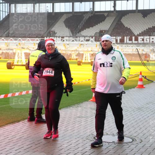 07.12.2025 - St. Pauli X-Mass-Run No. 15 Luisa Fischer http://msf.ph/oto/9387448 07.12.2025 10:22:52 Ziel 2944, 2184, 715, 739, 1371, 1488, 1636, 2184, 2817, 2818, 2819, 3431, 3736, 3999, 4000, 4321, 4322, 4323, 4415, 4419, 4509, 4539, 4771, 4774, 4781 meine-sportfotos.de
