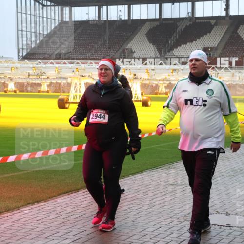 07.12.2025 - St. Pauli X-Mass-Run No. 15 Luisa Fischer http://msf.ph/oto/9387449 07.12.2025 10:22:52 Ziel 2944, 715, 739, 1371, 1488, 1636, 2184, 2817, 2818, 2819, 3431, 3736, 3999, 4000, 4321, 4322, 4323, 4415, 4419, 4509, 4539, 4771, 4774, 4781 meine-sportfotos.de