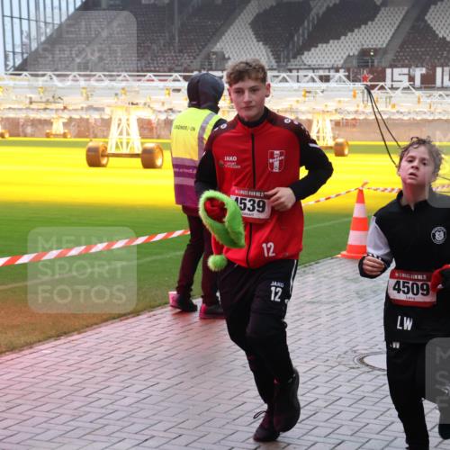 07.12.2025 - St. Pauli X-Mass-Run No. 15 Luisa Fischer http://msf.ph/oto/9387520 07.12.2025 10:23:09 Ziel 1, 15, 1539, 12, 12, 15, 4509, 715, 739, 794, 1636, 2184, 2638, 3780, 4287, 4407, 4411, 4419, 4509, 4539, 4771, 4774, 4781 meine-sportfotos.de