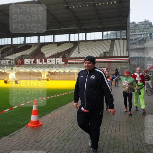 07.12.2025 - St. Pauli X-Mass-Run No. 15 Fabian Wolf http://msf.ph/oto/9387935 07.12.2025 10:18:46 Ziel 243, 721, 1034, 1607, 1671, 2152, 2631, 2925, 3862, 4521, 4522, 4524, 4547 meine-sportfotos.de