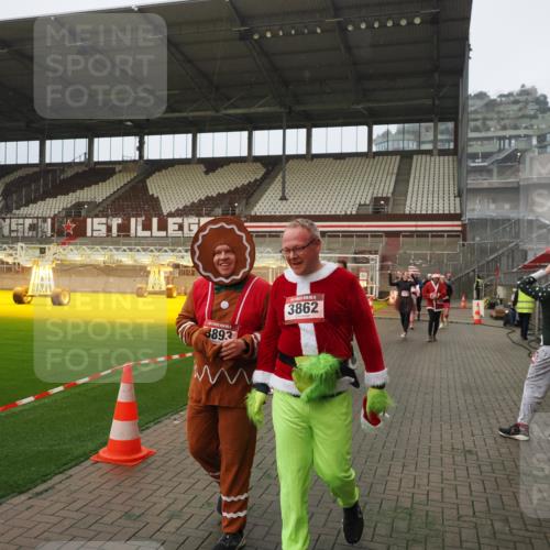 07.12.2025 - St. Pauli X-Mass-Run No. 15 Fabian Wolf http://msf.ph/oto/9388583 07.12.2025 10:20:02 Ziel 1364, 1553, 1903, 2238, 2751, 3846, 3871, 3893 meine-sportfotos.de
