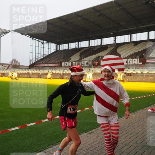 07.12.2025 - St. Pauli X-Mass-Run No. 15 Fabian Wolf http://msf.ph/oto/9388783 07.12.2025 10:20:20 Ziel 459, 1553, 2855, 3832, 4042, 4071, 4116, 4503, 4523 meine-sportfotos.de