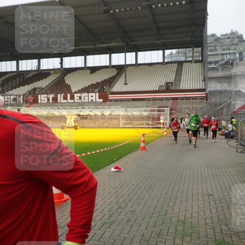 07.12.2025 - St. Pauli X-Mass-Run No. 15 Fabian Wolf http://msf.ph/oto/9388857 07.12.2025 10:20:24 Ziel 447, 452, 459, 461, 478, 2187, 2855, 3473, 3832, 4116, 4503, 4523 meine-sportfotos.de
