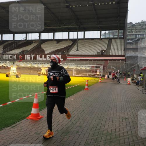 07.12.2025 - St. Pauli X-Mass-Run No. 15 Fabian Wolf http://msf.ph/oto/9389230 07.12.2025 10:21:13 Ziel 1386, 1407, 1898, 1900, 2173, 2565, 3848, 3849, 3984, 4338 meine-sportfotos.de
