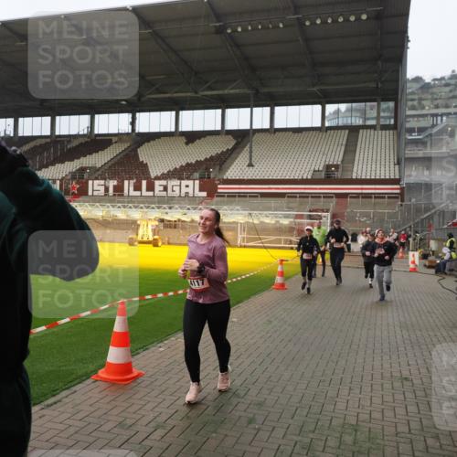 07.12.2025 - St. Pauli X-Mass-Run No. 15 Fabian Wolf http://msf.ph/oto/9389310 07.12.2025 10:21:21 Ziel 149, 270, 1326, 1386, 1407, 1898, 1900, 2173, 2565, 3062, 3384, 3540, 3541, 3848, 3849, 3984, 4117, 4338 meine-sportfotos.de