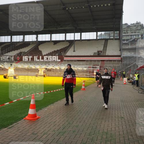 07.12.2025 - St. Pauli X-Mass-Run No. 15 Fabian Wolf http://msf.ph/oto/9390088 07.12.2025 10:23:01 Ziel 794, 1996, 2123, 2304, 2638, 3780, 4287, 4407, 4411 meine-sportfotos.de