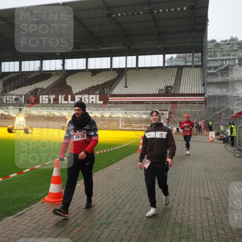 07.12.2025 - St. Pauli X-Mass-Run No. 15 Fabian Wolf http://msf.ph/oto/9390117 07.12.2025 10:23:03 Ziel 1996, 2123, 2304, 2638, 3780, 4287 meine-sportfotos.de