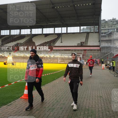 07.12.2025 - St. Pauli X-Mass-Run No. 15 Fabian Wolf http://msf.ph/oto/9390121 07.12.2025 10:23:03 Ziel 1996, 2123, 2304, 2638, 3780, 4287 meine-sportfotos.de