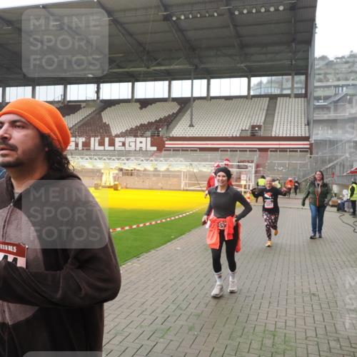 07.12.2025 - St. Pauli X-Mass-Run No. 15 Fabian Wolf http://msf.ph/oto/9390328 07.12.2025 10:23:37 Ziel 638, 3539, 3644, 3649, 3887, 3890, 4145, 4549 meine-sportfotos.de