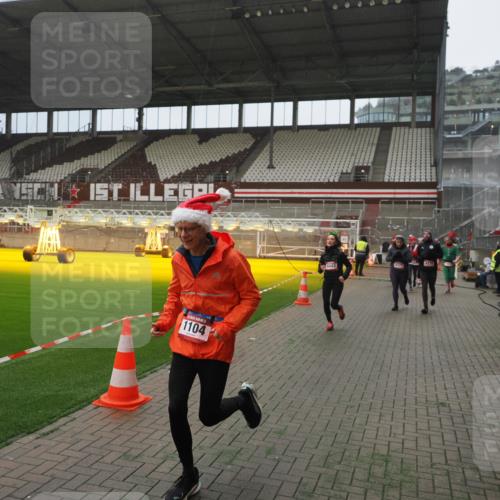 07.12.2025 - St. Pauli X-Mass-Run No. 15 Fabian Wolf http://msf.ph/oto/9390388 07.12.2025 10:23:46 Ziel 638, 1104, 2603, 2634, 3539, 3644, 3649, 3887, 3890, 4043, 4139, 4144, 4377, 4378 meine-sportfotos.de