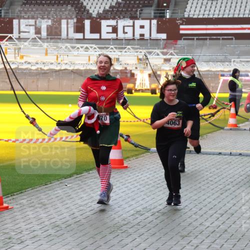07.12.2025 - St. Pauli X-Mass-Run No. 15 Luisa Fischer http://msf.ph/oto/9390607 07.12.2025 10:56:49 Ziel xxxx6, 70, 4063, 1790, 236, 248, 759, 951, 955, 1790, 1793, 2170, 4063, 4146, 4493 meine-sportfotos.de