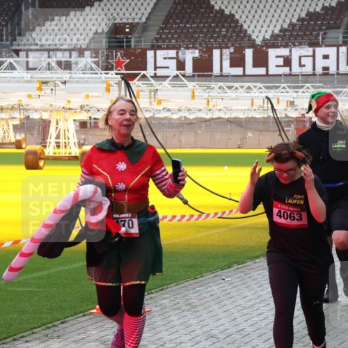 07.12.2025 - St. Pauli X-Mass-Run No. 15 Luisa Fischer http://msf.ph/oto/9390614 07.12.2025 10:56:51 Ziel 5, 170, 1, 15, 4063, 236, 248, 759, 951, 955, 1790, 1793, 2170, 4063, 4146, 4493 meine-sportfotos.de