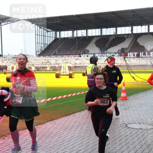 07.12.2025 - St. Pauli X-Mass-Run No. 15 Luisa Fischer http://msf.ph/oto/9390623 07.12.2025 10:56:53 Ziel 270, 5, 063, 4146, 236, 248, 417, 759, 951, 955, 1790, 1793, 2170, 2538, 2542, 4063, 4146, 4493 meine-sportfotos.de