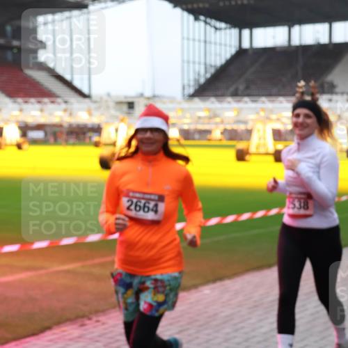07.12.2025 - St. Pauli X-Mass-Run No. 15 Luisa Fischer http://msf.ph/oto/9390680 07.12.2025 10:57:26 Ziel 1538, 2664, 55, 236, 248, 280, 417, 555, 566, 568, 759, 763, 773, 1097, 1099, 1203, 1387, 2538, 2542, 2664, 2665, 3064, 3067, 3275, 4799 meine-sportfotos.de