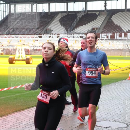 07.12.2025 - St. Pauli X-Mass-Run No. 15 Luisa Fischer http://msf.ph/oto/9390693 07.12.2025 10:57:46 Ziel 15, 130, 5, 994, 2298, 2290, 130, 251, 280, 324, 566, 568, 763, 773, 994, 1097, 1099, 1203, 1213, 1387, 2290, 2296, 2297, 2298, 2664, 2665, 3064, 3067, 3275, 4799 meine-sportfotos.de