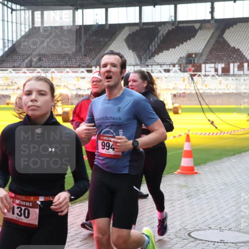 07.12.2025 - St. Pauli X-Mass-Run No. 15 Luisa Fischer http://msf.ph/oto/9390694 07.12.2025 10:57:47 Ziel 994, 15, 130, 246, 2298, 130, 251, 280, 324, 566, 763, 773, 994, 1097, 1099, 1203, 1213, 1387, 2290, 2296, 2297, 2298, 2664, 2665, 3064, 3067, 3275, 4799 meine-sportfotos.de
