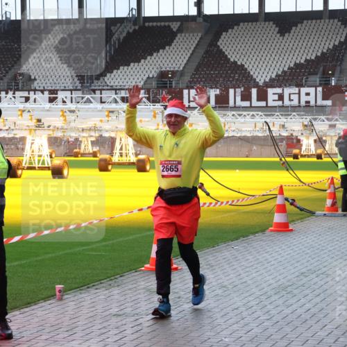 07.12.2025 - St. Pauli X-Mass-Run No. 15 Luisa Fischer http://msf.ph/oto/9390715 07.12.2025 10:57:58 Ziel 67, 2665, 130, 170, 251, 280, 324, 773, 994, 1097, 1099, 1213, 1387, 1390, 2290, 2296, 2297, 2298, 2665, 3064, 3067 meine-sportfotos.de