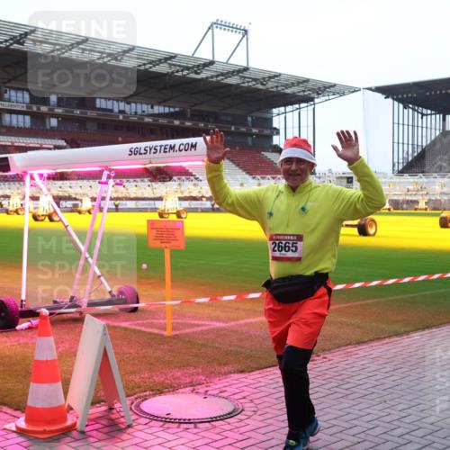 07.12.2025 - St. Pauli X-Mass-Run No. 15 Luisa Fischer http://msf.ph/oto/9390725 07.12.2025 10:58:01 Ziel 2665, 130, 170, 251, 280, 324, 773, 994, 1097, 1099, 1213, 1387, 1390, 2290, 2296, 2297, 2298, 2665, 3064, 3067 meine-sportfotos.de