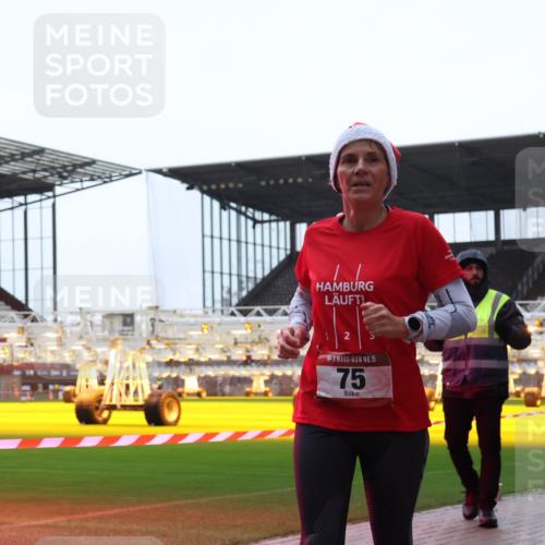 07.12.2025 - St. Pauli X-Mass-Run No. 15 Luisa Fischer http://msf.ph/oto/9390763 07.12.2025 10:58:35 Ziel 15, 75, 43, 75, 170, 234, 761, 1390, 1690 meine-sportfotos.de