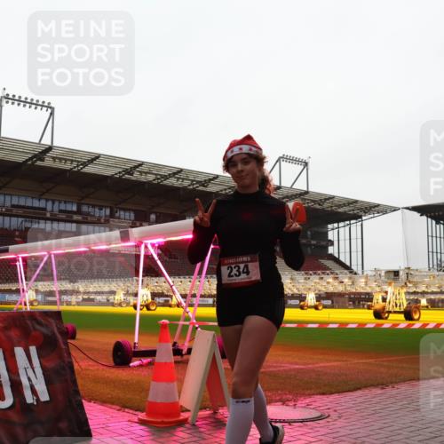 07.12.2025 - St. Pauli X-Mass-Run No. 15 Luisa Fischer http://msf.ph/oto/9390774 07.12.2025 10:58:52 Ziel 15, 234, 7, 43, 75, 234, 761, 941, 1690, 2130, 2131 meine-sportfotos.de
