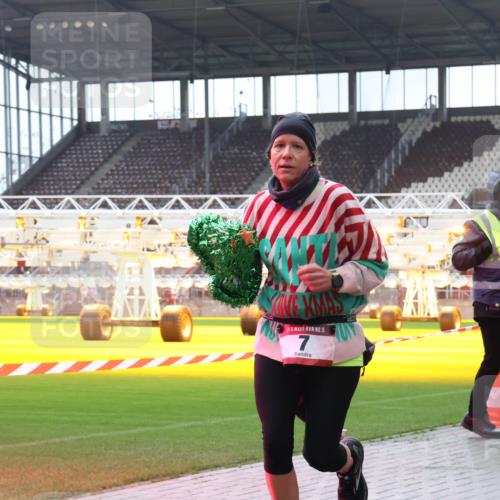 07.12.2025 - St. Pauli X-Mass-Run No. 15 Luisa Fischer http://msf.ph/oto/9390777 07.12.2025 10:59:03 Ziel 15, 7, 679, 7, 606, 761, 907, 941, 1160, 1174, 1451, 1453, 1456, 1458, 1459, 1476, 2130, 2131 meine-sportfotos.de