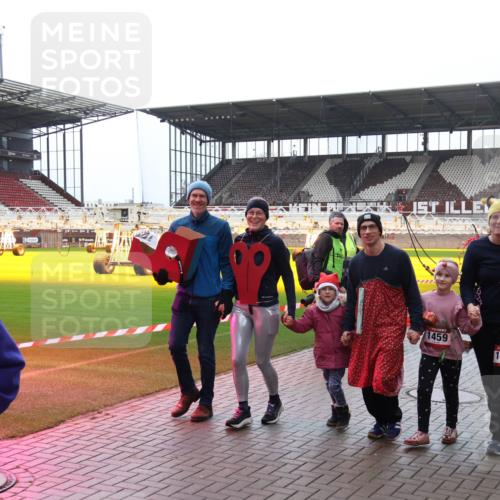 07.12.2025 - St. Pauli X-Mass-Run No. 15 Luisa Fischer http://msf.ph/oto/9390807 07.12.2025 10:59:51 Ziel 15, 503, 1459, 1456, 242, 301, 306, 420, 582, 1508, 1826, 2503, 2719, 2720, 2721, 2727, 2772, 4128 meine-sportfotos.de