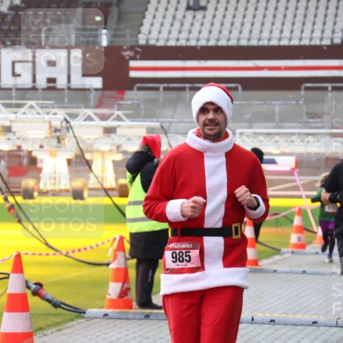 07.12.2025 - St. Pauli X-Mass-Run No. 15 Luisa Fischer http://msf.ph/oto/9390848 07.12.2025 11:00:41 Ziel 15, 985, 4793, 225, 435, 440, 529, 611, 985, 988, 1482, 1558, 1702, 1721, 3586, 3952, 4478, 4793 meine-sportfotos.de