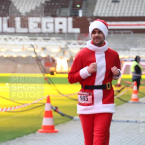 07.12.2025 - St. Pauli X-Mass-Run No. 15 Luisa Fischer http://msf.ph/oto/9390850 07.12.2025 11:00:41 Ziel 985, 4785, 225, 435, 440, 529, 611, 985, 988, 1482, 1558, 1702, 1721, 3586, 3952, 4478, 4793 meine-sportfotos.de