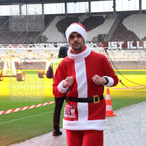07.12.2025 - St. Pauli X-Mass-Run No. 15 Luisa Fischer http://msf.ph/oto/9390856 07.12.2025 11:00:43 Ziel 985, 225, 410, 435, 439, 440, 529, 611, 985, 988, 1482, 1558, 1702, 1721, 3586, 3952, 4478, 4793 meine-sportfotos.de