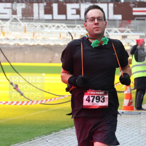 07.12.2025 - St. Pauli X-Mass-Run No. 15 Luisa Fischer http://msf.ph/oto/9390858 07.12.2025 11:00:45 Ziel 15, 4793, 225, 410, 433, 435, 439, 440, 529, 611, 985, 988, 1482, 1558, 1702, 1721, 3586, 3952, 4478, 4793 meine-sportfotos.de