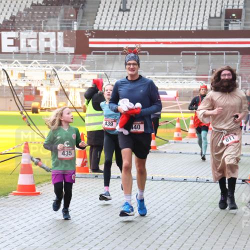 07.12.2025 - St. Pauli X-Mass-Run No. 15 Luisa Fischer http://msf.ph/oto/9390867 07.12.2025 11:00:49 Ziel 435, 439, 440, 611, 225, 410, 433, 435, 439, 440, 529, 611, 985, 988, 1482, 1558, 1702, 1721, 3586, 3952, 4478, 4793 meine-sportfotos.de