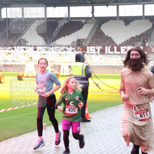 07.12.2025 - St. Pauli X-Mass-Run No. 15 Luisa Fischer http://msf.ph/oto/9390877 07.12.2025 11:00:53 Ziel 39, 435, 611, 44, 225, 410, 433, 435, 439, 440, 492, 529, 611, 985, 988, 1482, 1558, 1660, 1702, 1721, 3586, 3952, 4478, 4793 meine-sportfotos.de