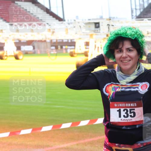 07.12.2025 - St. Pauli X-Mass-Run No. 15 Luisa Fischer http://msf.ph/oto/9390890 07.12.2025 11:01:15 Ziel 15, 135, 1910, 68, 89, 135, 225, 410, 433, 435, 439, 440, 492, 611, 985, 988, 1065, 1068, 1660, 1705, 1721, 3349, 3353, 3952, 4478, 4793 meine-sportfotos.de