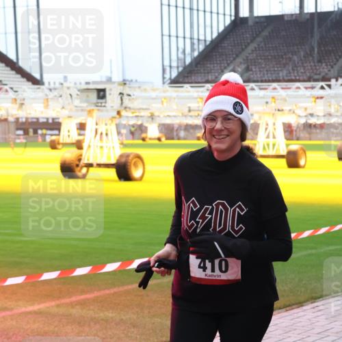 07.12.2025 - St. Pauli X-Mass-Run No. 15 Luisa Fischer http://msf.ph/oto/9390911 07.12.2025 11:01:26 Ziel 410, 68, 89, 132, 135, 139, 410, 433, 439, 492, 557, 1065, 1068, 1660, 1705, 3349, 3353 meine-sportfotos.de
