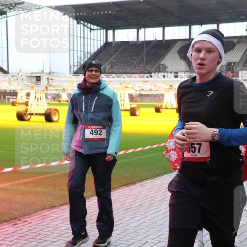 07.12.2025 - St. Pauli X-Mass-Run No. 15 Luisa Fischer http://msf.ph/oto/9390932 07.12.2025 11:01:36 Ziel 492, 057, 68, 89, 132, 135, 139, 492, 557, 766, 770, 771, 1065, 1068, 1300, 1367, 1615, 1660, 1705, 2251, 2252, 3349, 3353 meine-sportfotos.de