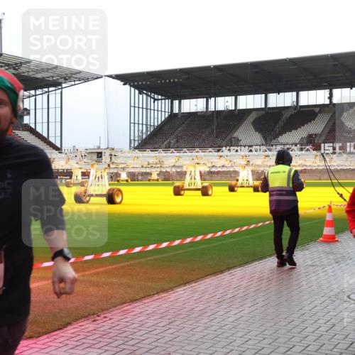 07.12.2025 - St. Pauli X-Mass-Run No. 15 Luisa Fischer http://msf.ph/oto/9390940 07.12.2025 11:01:51 Ziel 766, 1615, 89, 132, 139, 336, 376, 557, 766, 770, 771, 1045, 1048, 1067, 1300, 1367, 1615, 1705, 2251, 2252 meine-sportfotos.de