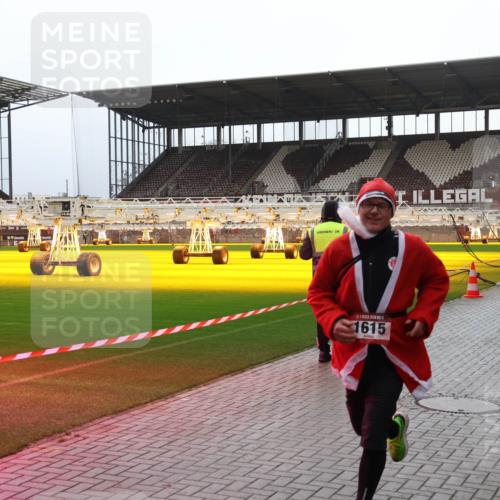 07.12.2025 - St. Pauli X-Mass-Run No. 15 Luisa Fischer http://msf.ph/oto/9390941 07.12.2025 11:01:51 Ziel 5, 16157, 89, 132, 139, 336, 376, 557, 766, 770, 771, 1045, 1048, 1067, 1300, 1367, 1615, 1705, 2251, 2252 meine-sportfotos.de
