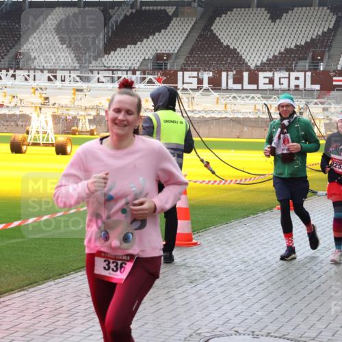 07.12.2025 - St. Pauli X-Mass-Run No. 15 Luisa Fischer http://msf.ph/oto/9390945 07.12.2025 11:01:56 Ziel 336, 3252, 771, 89, 132, 139, 336, 376, 557, 766, 770, 771, 1045, 1048, 1067, 1300, 1367, 1615, 1637, 1640, 1705, 2251, 2252 meine-sportfotos.de