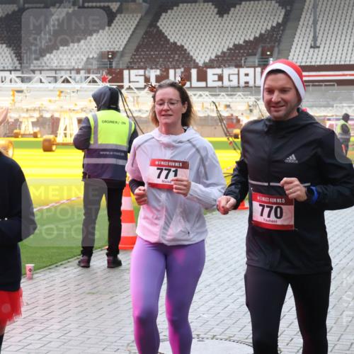 07.12.2025 - St. Pauli X-Mass-Run No. 15 Luisa Fischer http://msf.ph/oto/9390956 07.12.2025 11:02:00 Ziel 225, 15, 2252, 1, 15, 771, 15, 770, 89, 132, 139, 336, 376, 557, 766, 770, 771, 1045, 1048, 1067, 1300, 1367, 1615, 1637, 1640, 1705, 2251, 2252 meine-sportfotos.de