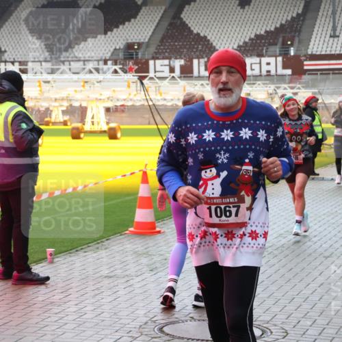 07.12.2025 - St. Pauli X-Mass-Run No. 15 Luisa Fischer http://msf.ph/oto/9390974 07.12.2025 11:02:19 Ziel 25, 15, 1067, 00, 00, 1545, 1048, 95, 193, 317, 336, 376, 766, 770, 771, 837, 838, 842, 847, 851, 1045, 1048, 1067, 1143, 1300, 1367, 1416, 1615, 1637, 1640, 2251, 2252, 2329, 2576 meine-sportfotos.de