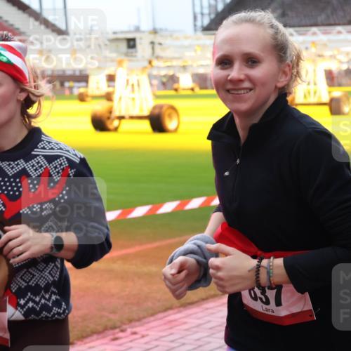 07.12.2025 - St. Pauli X-Mass-Run No. 15 Luisa Fischer http://msf.ph/oto/9390982 07.12.2025 11:02:23 Ziel 15, 838, 037, 95, 193, 314, 317, 336, 376, 837, 838, 842, 847, 851, 1045, 1048, 1067, 1143, 1416, 1611, 1637, 1640, 2329, 2576 meine-sportfotos.de