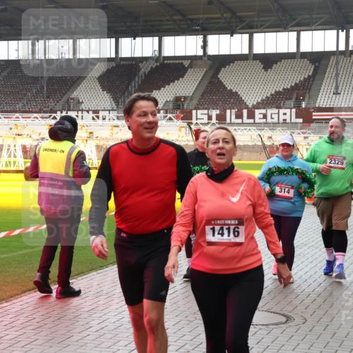 07.12.2025 - St. Pauli X-Mass-Run No. 15 Luisa Fischer http://msf.ph/oto/9390997 07.12.2025 11:03:01 Ziel 15, 1416, 314, 2329, 20, 25, 151, 160, 193, 314, 317, 502, 542, 547, 574, 746, 747, 749, 751, 847, 880, 953, 997, 1063, 1102, 1143, 1611, 2329, 2519, 2520 meine-sportfotos.de