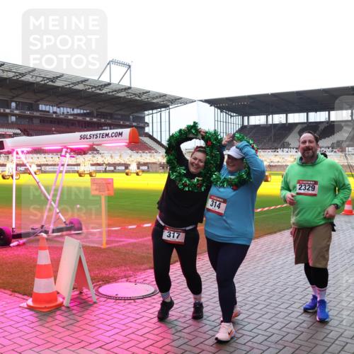 07.12.2025 - St. Pauli X-Mass-Run No. 15 Luisa Fischer http://msf.ph/oto/9391006 07.12.2025 11:03:05 Ziel 317, 314, 2329, 20, 25, 151, 160, 193, 314, 317, 502, 542, 547, 574, 599, 602, 612, 746, 747, 749, 751, 875, 880, 953, 997, 1063, 1102, 1611, 2329, 2519, 2520, 4809 meine-sportfotos.de