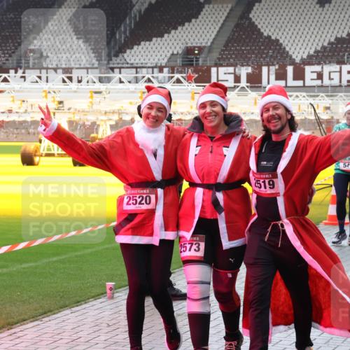 07.12.2025 - St. Pauli X-Mass-Run No. 15 Luisa Fischer http://msf.ph/oto/9391015 07.12.2025 11:03:16 Ziel 15, 2520, 15, 2573, 15, 519, 542, 547, 20, 25, 151, 160, 502, 542, 547, 574, 599, 602, 612, 746, 747, 749, 751, 875, 880, 953, 997, 1063, 1102, 1139, 1199, 1385, 1644, 1668, 1670, 4809 meine-sportfotos.de