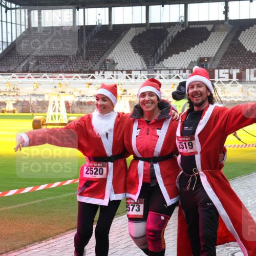 07.12.2025 - St. Pauli X-Mass-Run No. 15 Luisa Fischer http://msf.ph/oto/9391019 07.12.2025 11:03:17 Ziel 15, 2520, 15, 573, 2519, 542, 54, 20, 25, 151, 160, 502, 542, 547, 574, 599, 602, 612, 746, 747, 748, 749, 751, 875, 880, 953, 997, 1063, 1102, 1139, 1199, 1385, 1644, 1668, 1670, 4809 meine-sportfotos.de