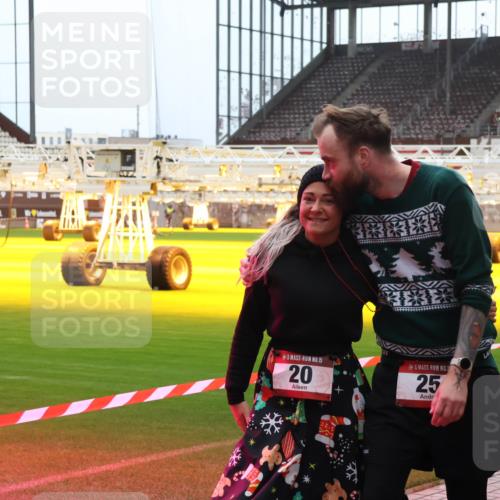 07.12.2025 - St. Pauli X-Mass-Run No. 15 Luisa Fischer http://msf.ph/oto/9391046 07.12.2025 11:03:35 Ziel 15, 20, 20, 1, 25, 61, 64, 102, 109, 151, 160, 186, 502, 574, 599, 602, 612, 748, 853, 875, 880, 953, 997, 1063, 1102, 1139, 1199, 1385, 1644, 1668, 1670, 1850, 4809 meine-sportfotos.de