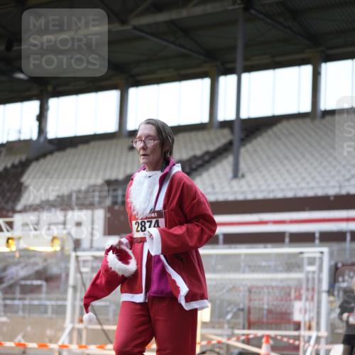 07.12.2025 - St. Pauli X-Mass-Run No. 15 Patografie http://msf.ph/oto/9391089 07.12.2025 10:28:59 Ziel 161, 165, 1308, 1330, 1566, 2397, 2874, 3669, 3938, 4073, 4265, 4291, 4446, 4543, 4544 meine-sportfotos.de